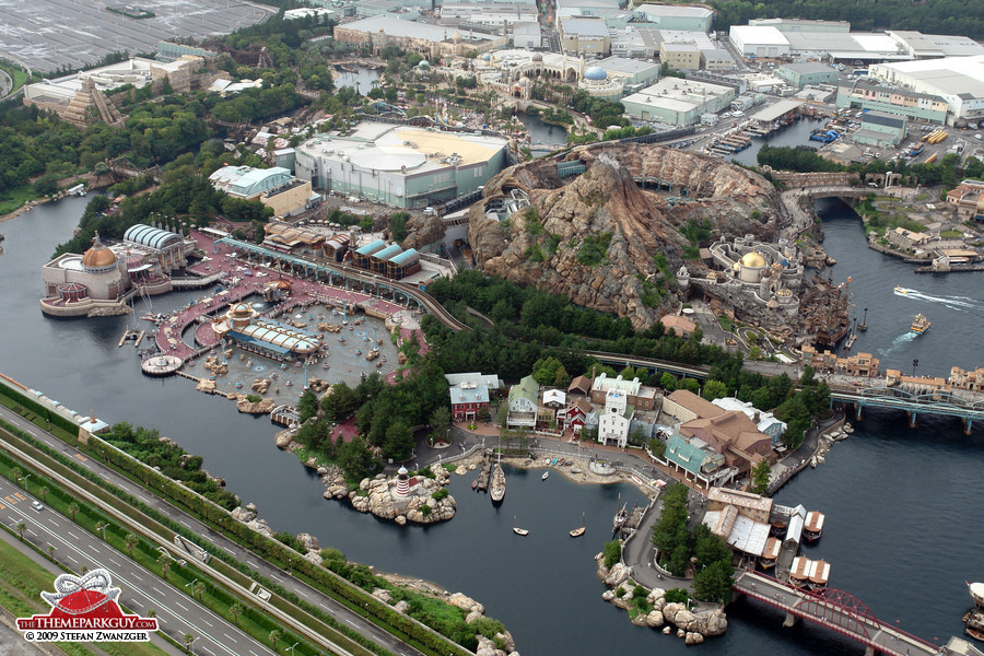 tokyo-disneysea-aerial-big.jpg