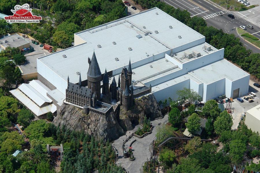 harry-potter-and-the-forbidden-journey-attraction-building-big.jpg