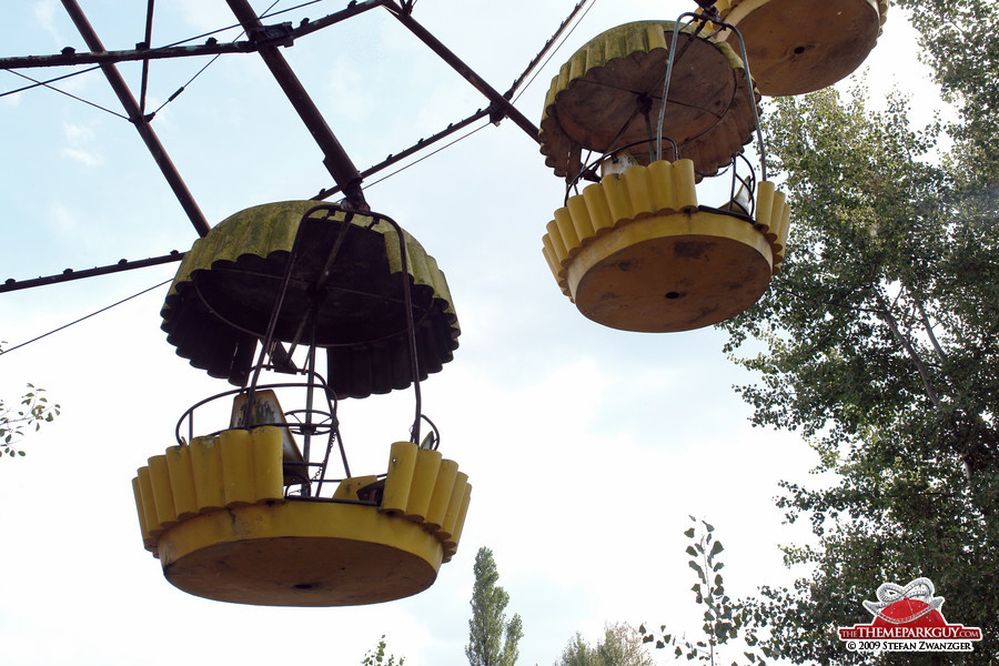 Ferris wheel cabins