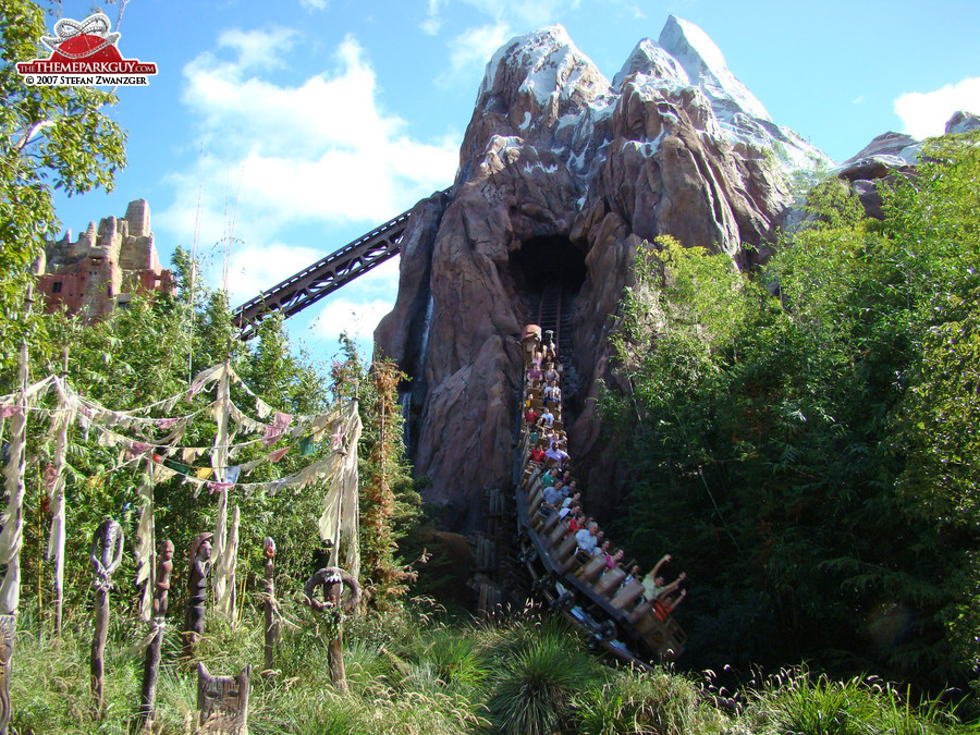 DINOSAUR at Disney's Animal Kingdom Ride POV 