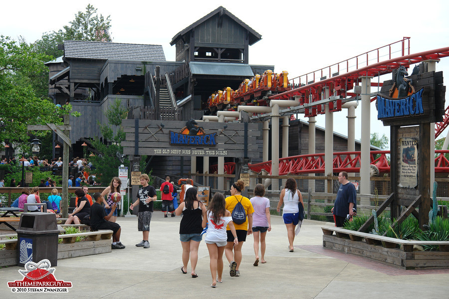 Teenagers at Cedar Point