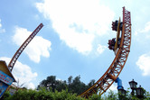 Half pipe roller coaster