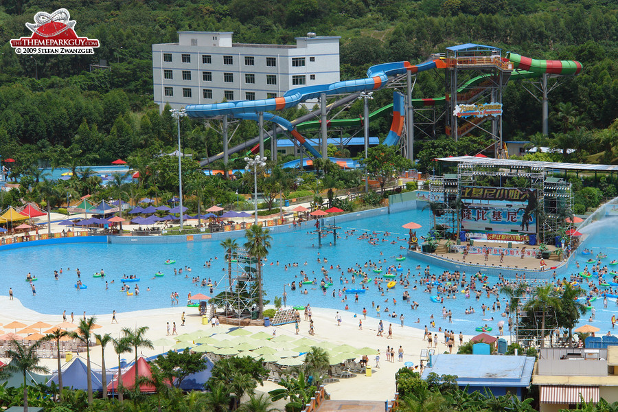 Massive Chime Long wave pool