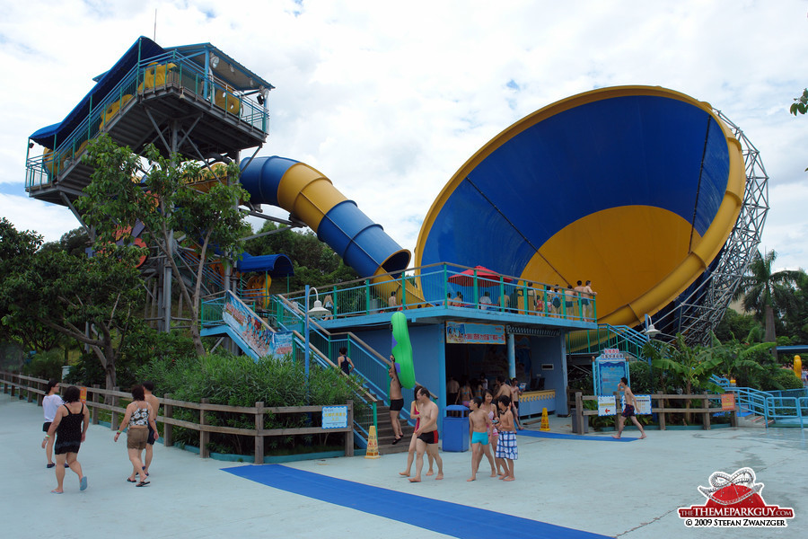 Canadian-manufactured giant funnel slide