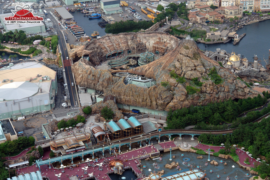 The volcano houses the Journey to the Center of the Earth ride