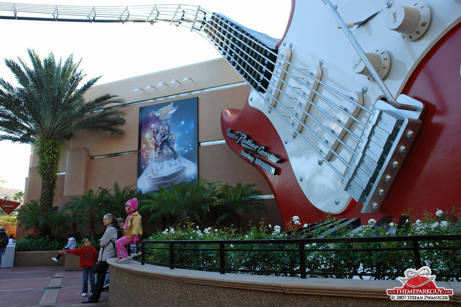 Rock 'n' Roller Coaster entrance