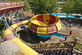 Bowl-shaped water slide