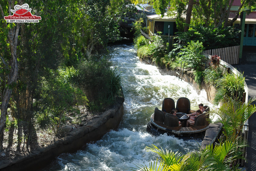 Dreamworld river rafting ride