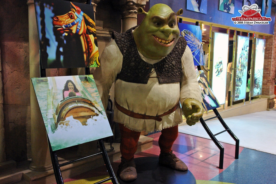 Shrek in the Dubailand sales office