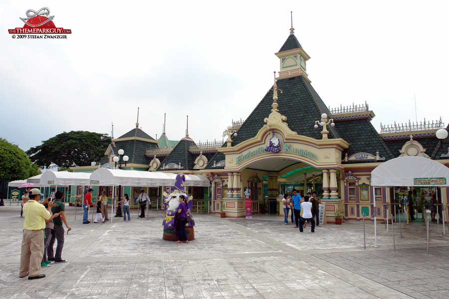 Enchanted Kingdom entrance