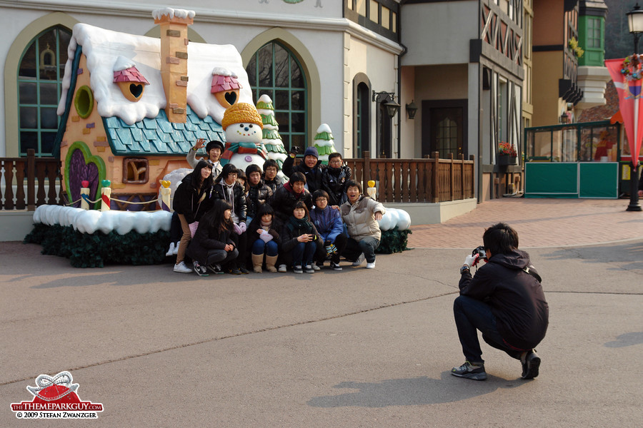 Photo session. Look at that foreigner!