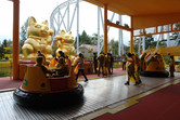 River rapids ride loading station