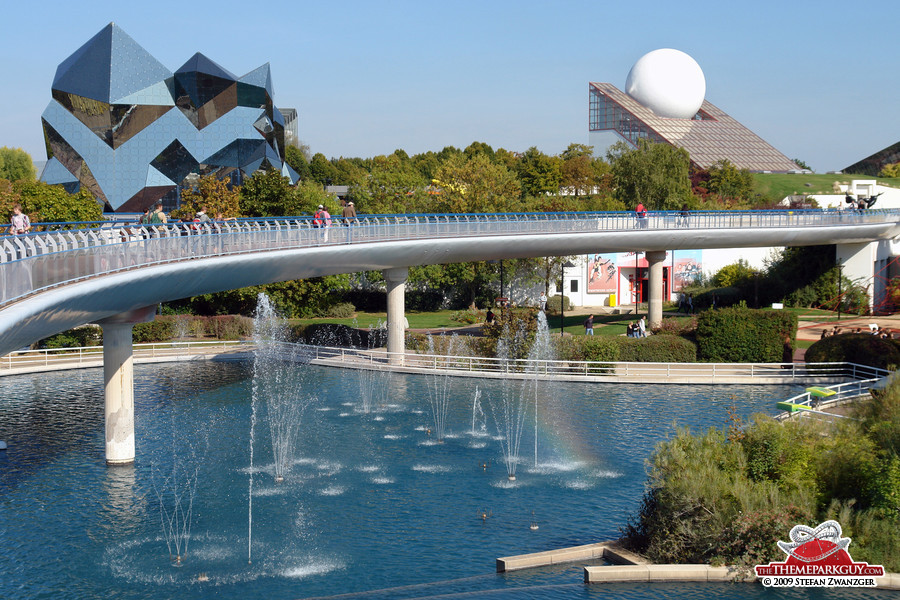 Futuroscope was quite empty when I visited