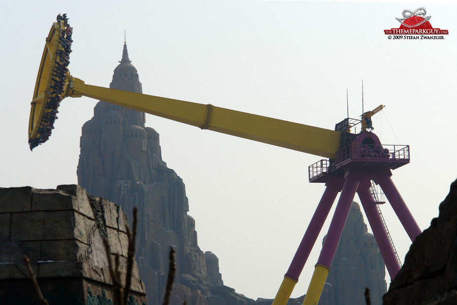 This ride is called Giant Frisbee