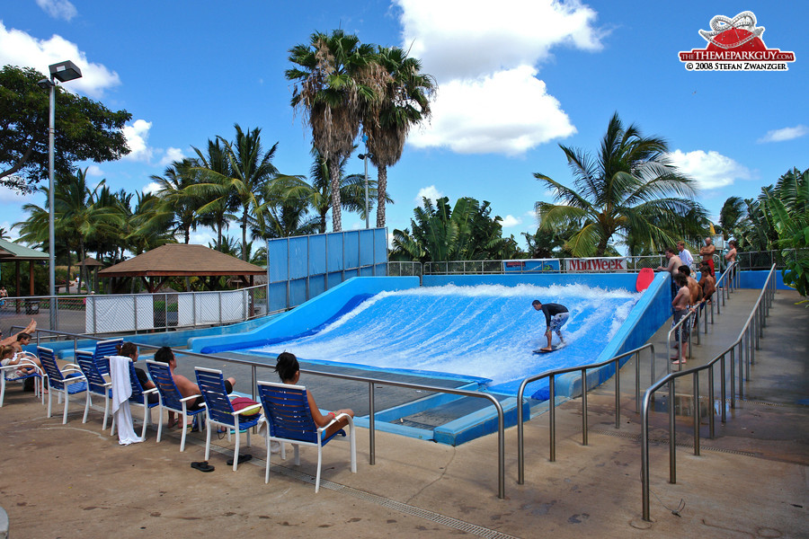 Surf pool