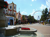 Hopi Hari Main Street. Hello Disneyland.