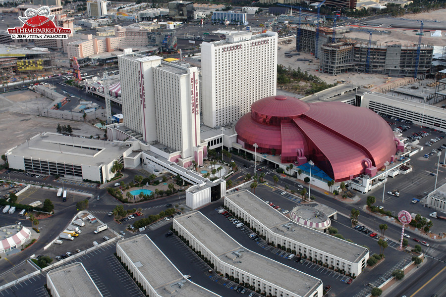 Circus Circus hotel, with attached Adventuredome theme park (crimson color)