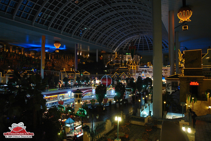 Lotte World at night