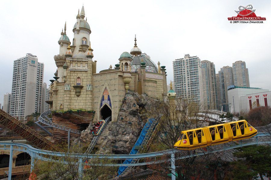 Lotte World outdoor coaster and monorail