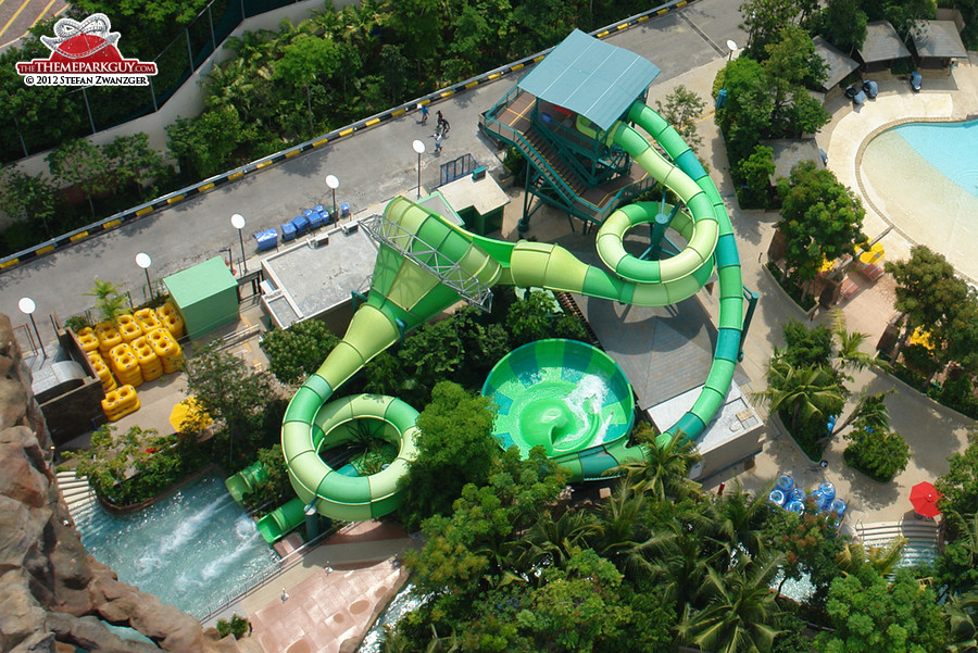 Second slide tower with funnel slide and bowl slide