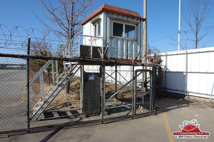 Site entrance security building (without security)