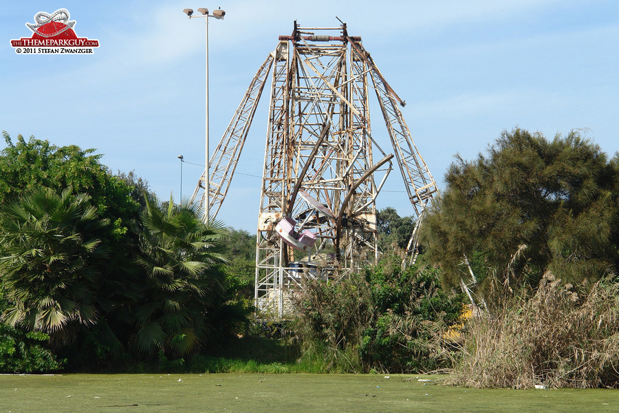 Parc Sindibad ferris wheel corpse