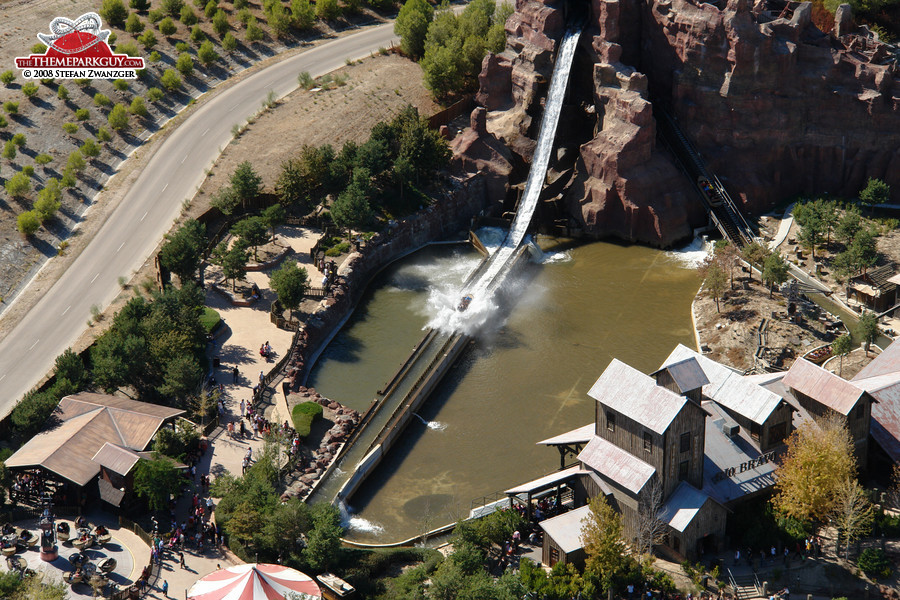 Rio Bravo flume ride splash