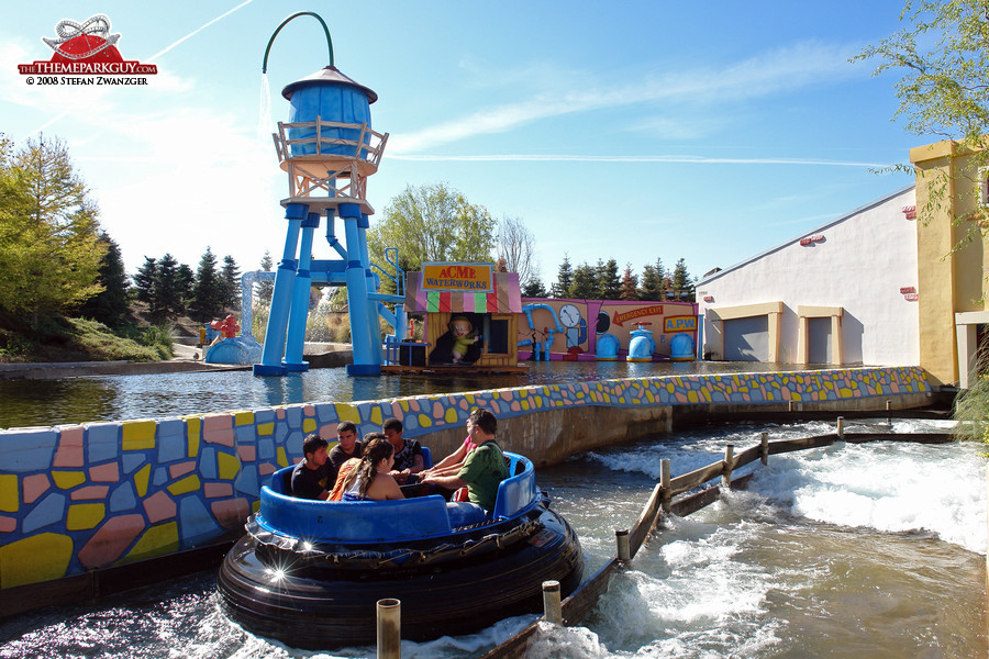 Warner Brothers theme park Madrid river rapids ride