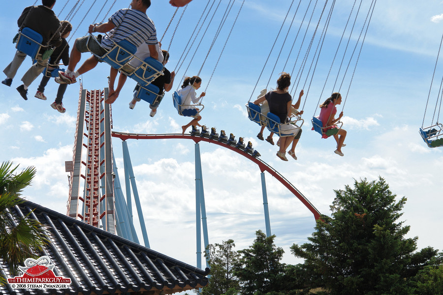 Chairoplane meets roller coaster