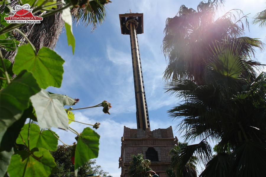 Mexican-themed drop tower