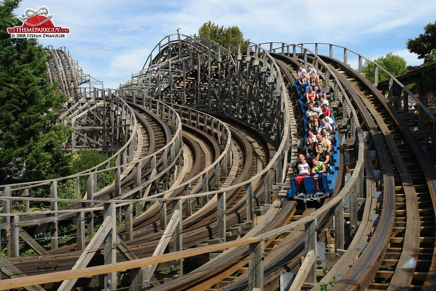 Stampida coaster in action