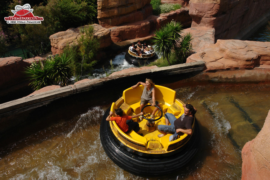 River rapids ride on two levels
