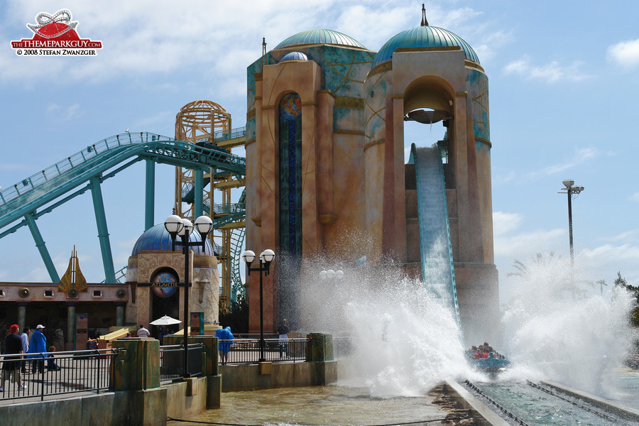 Atlantis splash!