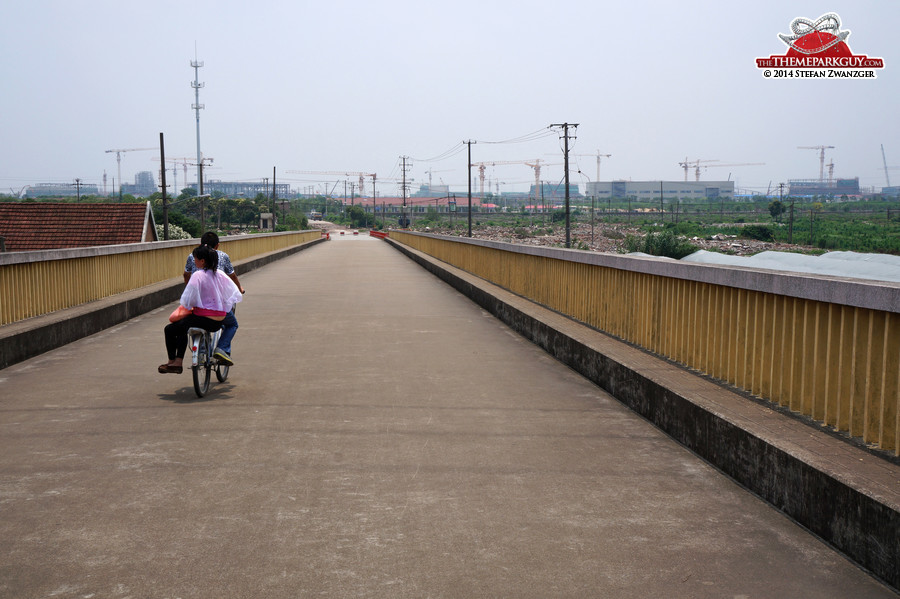 View from the bridge behind Fan's shop, just north of Shanghai Disneyland