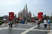 Shanghai Disneyland castle: Cinderella's Tower of Terror