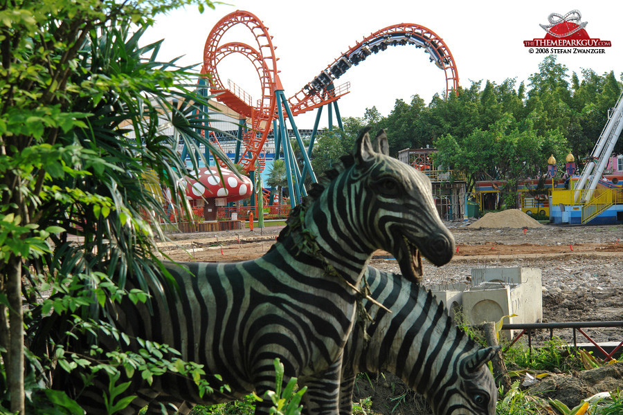 Coaster, construction and plastic zebras