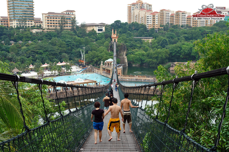 Giant suspension bridge