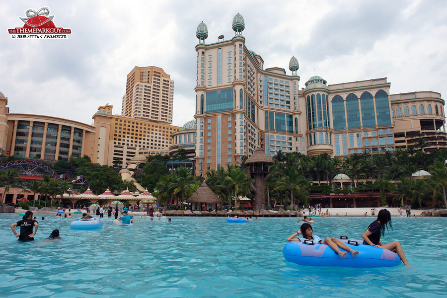 Giant Sunway Lagoon swimming pool