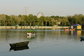 Lake in the center of Eram Park