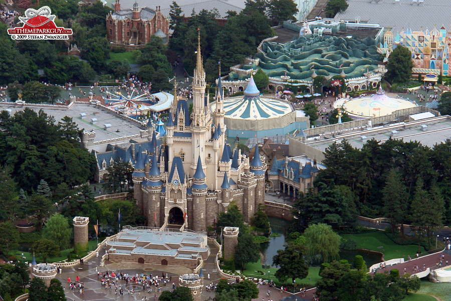 Tokyo Disneyland castle