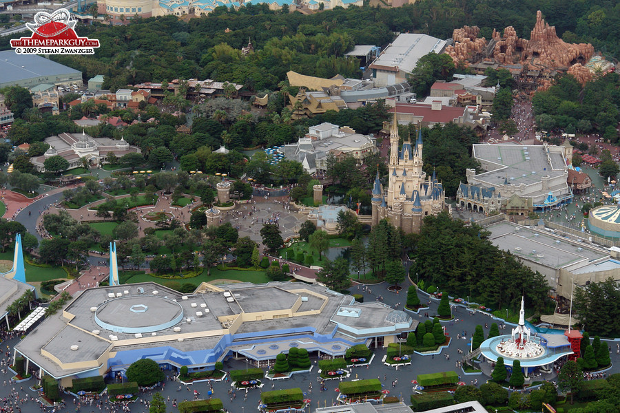 Tokyo Disneyland scenery