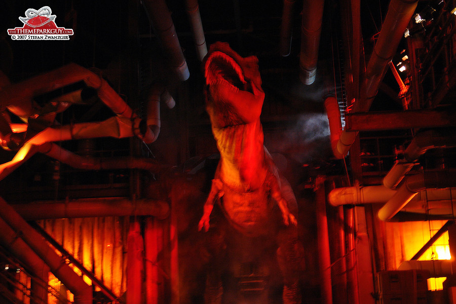Massive T-Rex surprise at the ride's climax