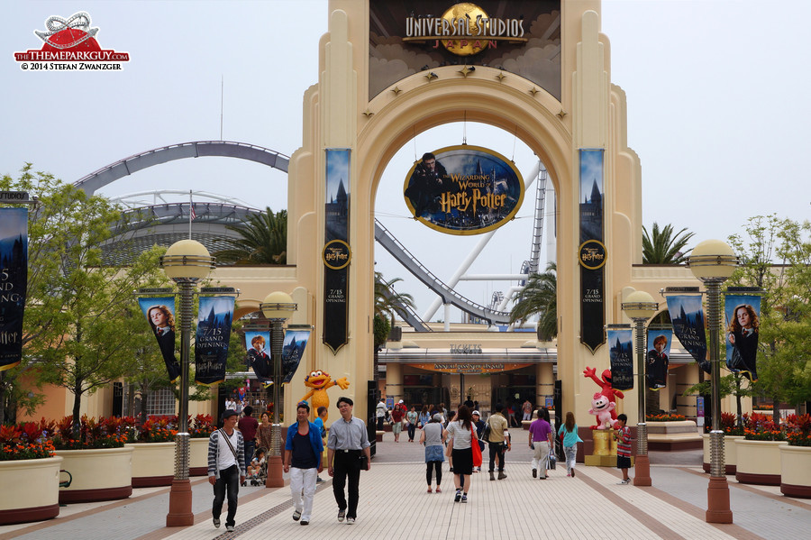 Universal Osaka entrance, celebrating Harry Potter's arrival