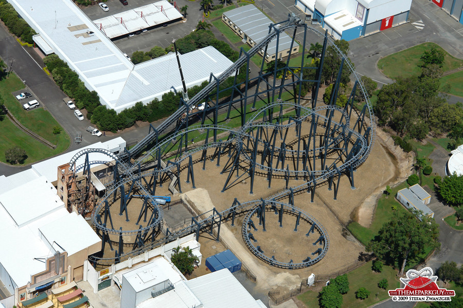 Inverted roller coaster 'Lethal Weapon'