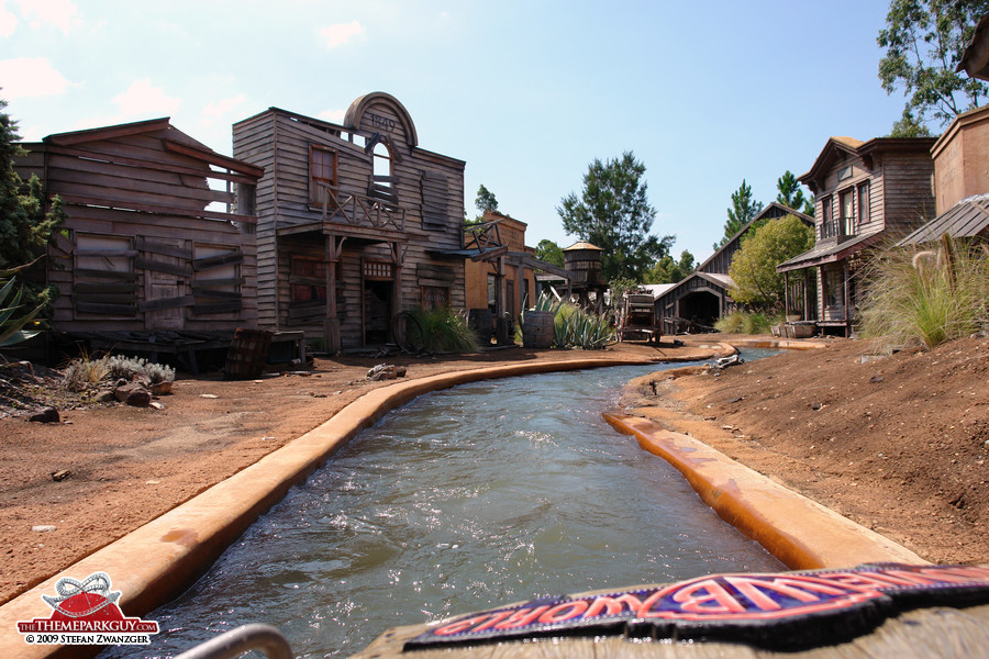 Atmospheric log flume