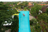 Vertical water slide