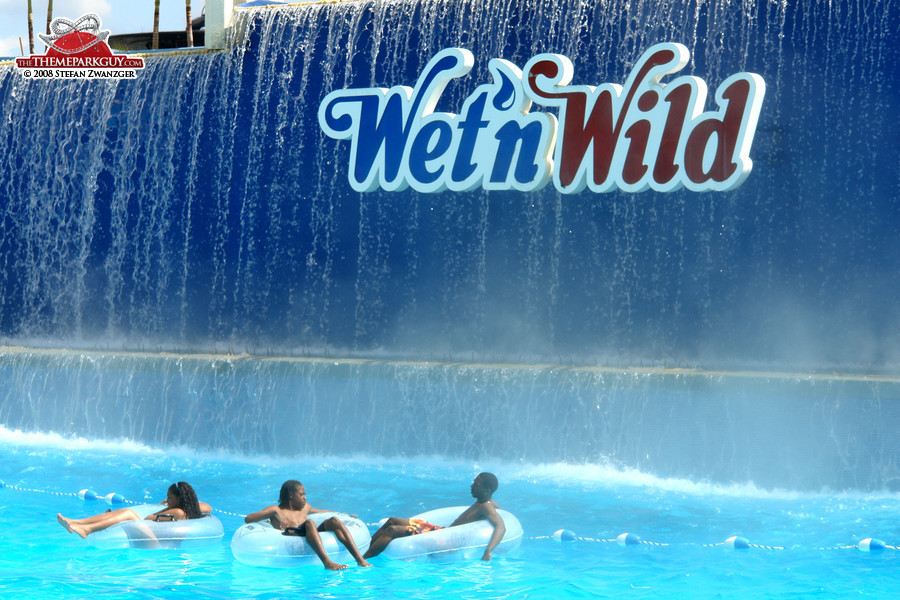 Wet'n Wild guests