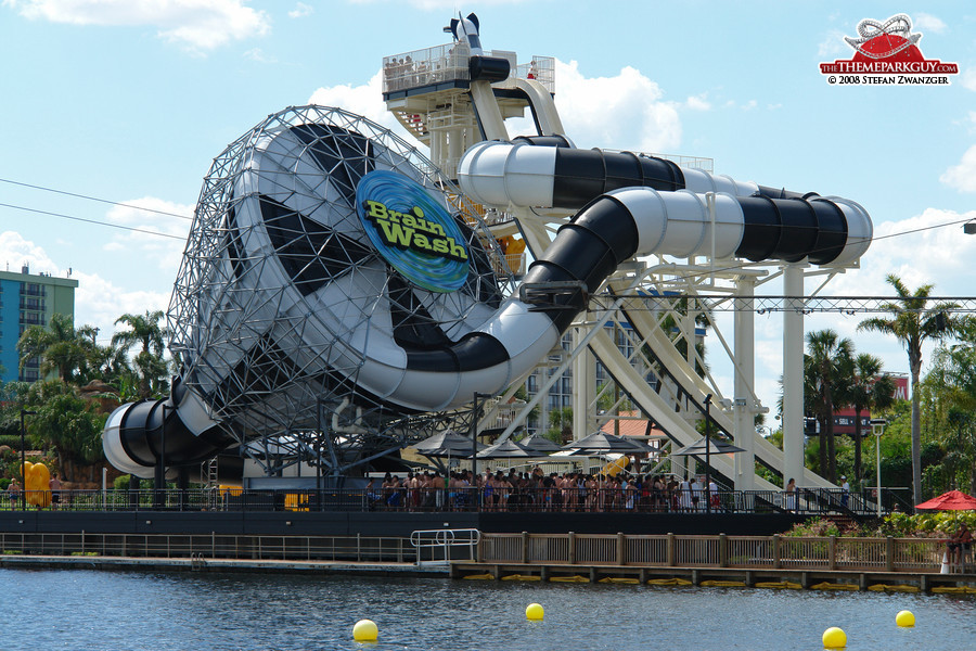 Massive enclosed funnel slide