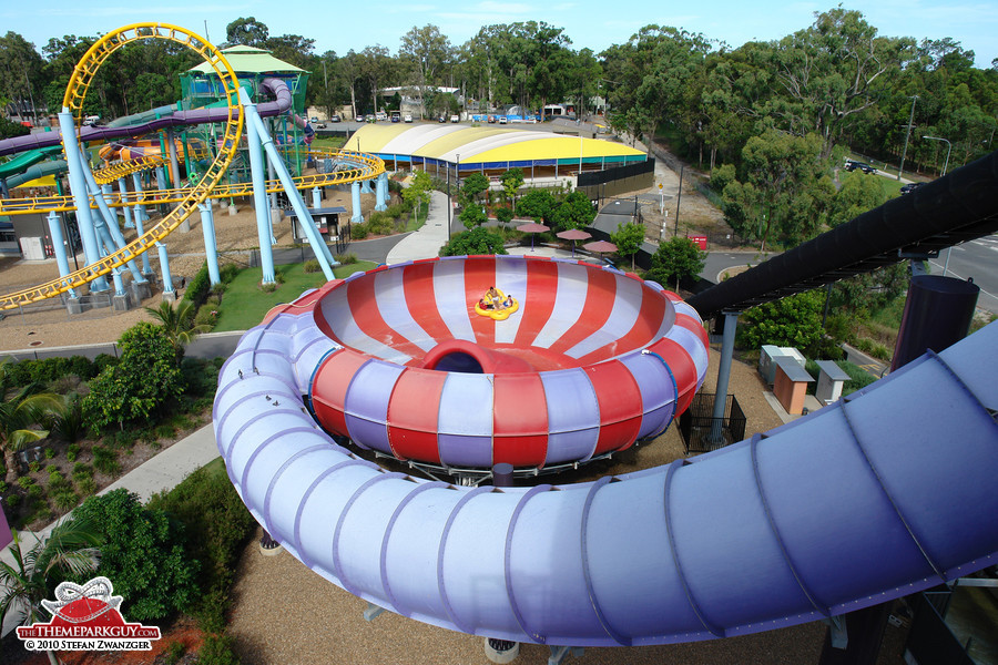 Bowl slide that you can take together with your family